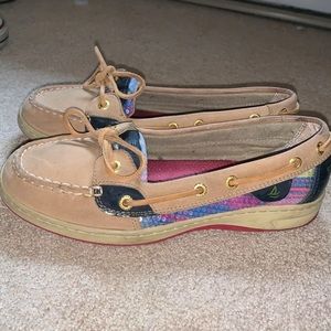 Women’s size 7 plaid sperrys!!